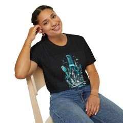 Cyberpunk Metropolis - Unisex Softstyle T-Shirt